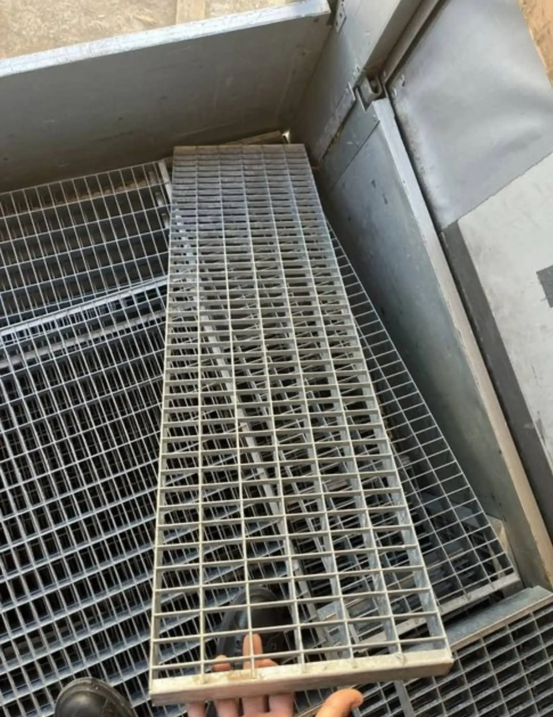 Grătare metalice zincate pentru industrie