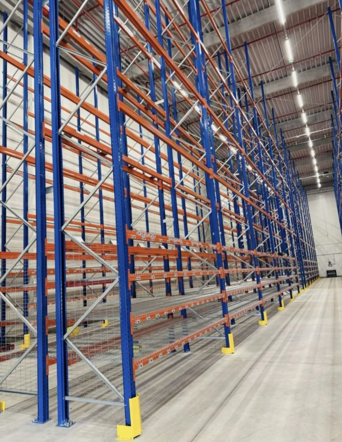 Rafturi industriale depozit - proiect 19