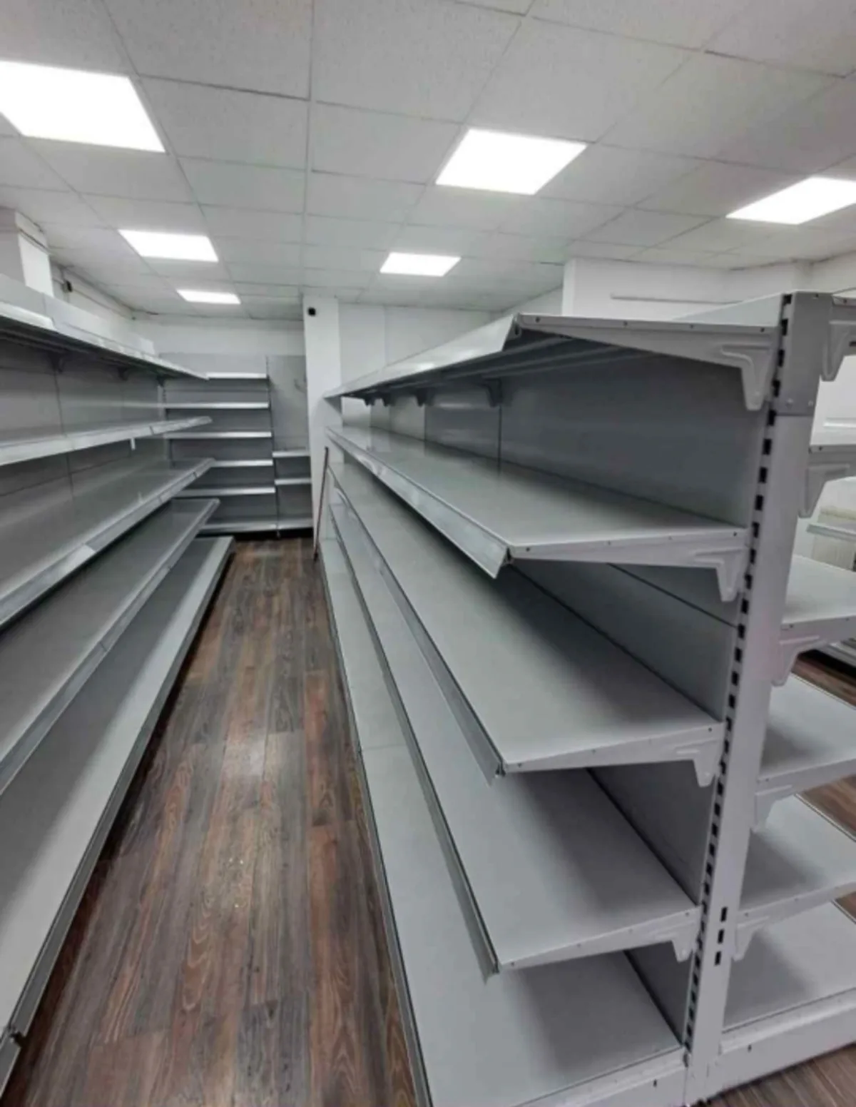 Rafturi Magazin Expunere 02