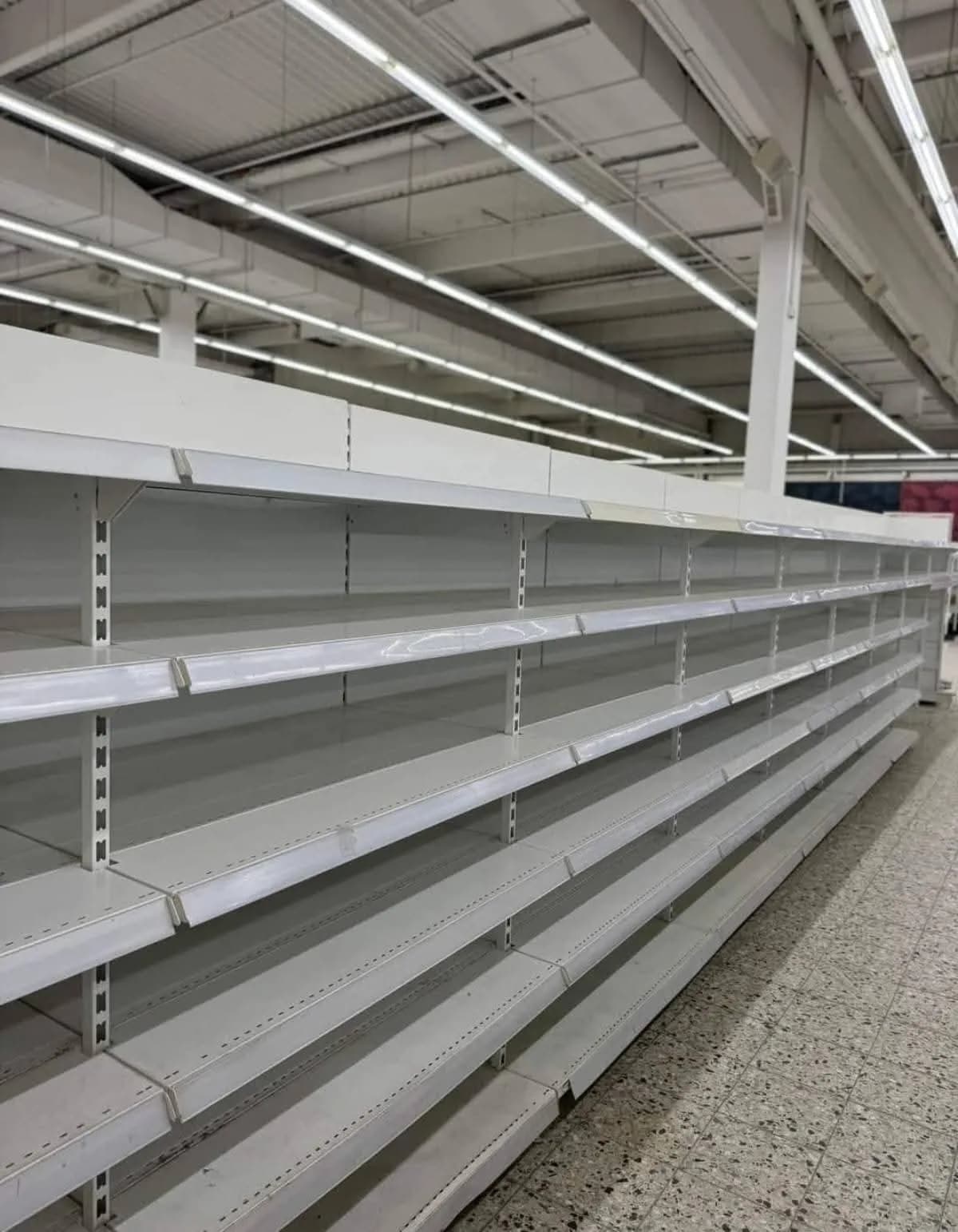 Rafturi Magazin Expunere 07