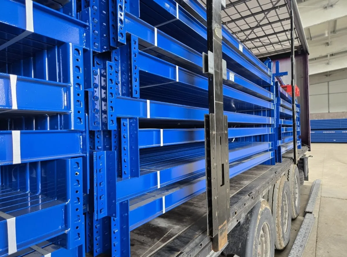 Rafturi Magazin Expunere 09