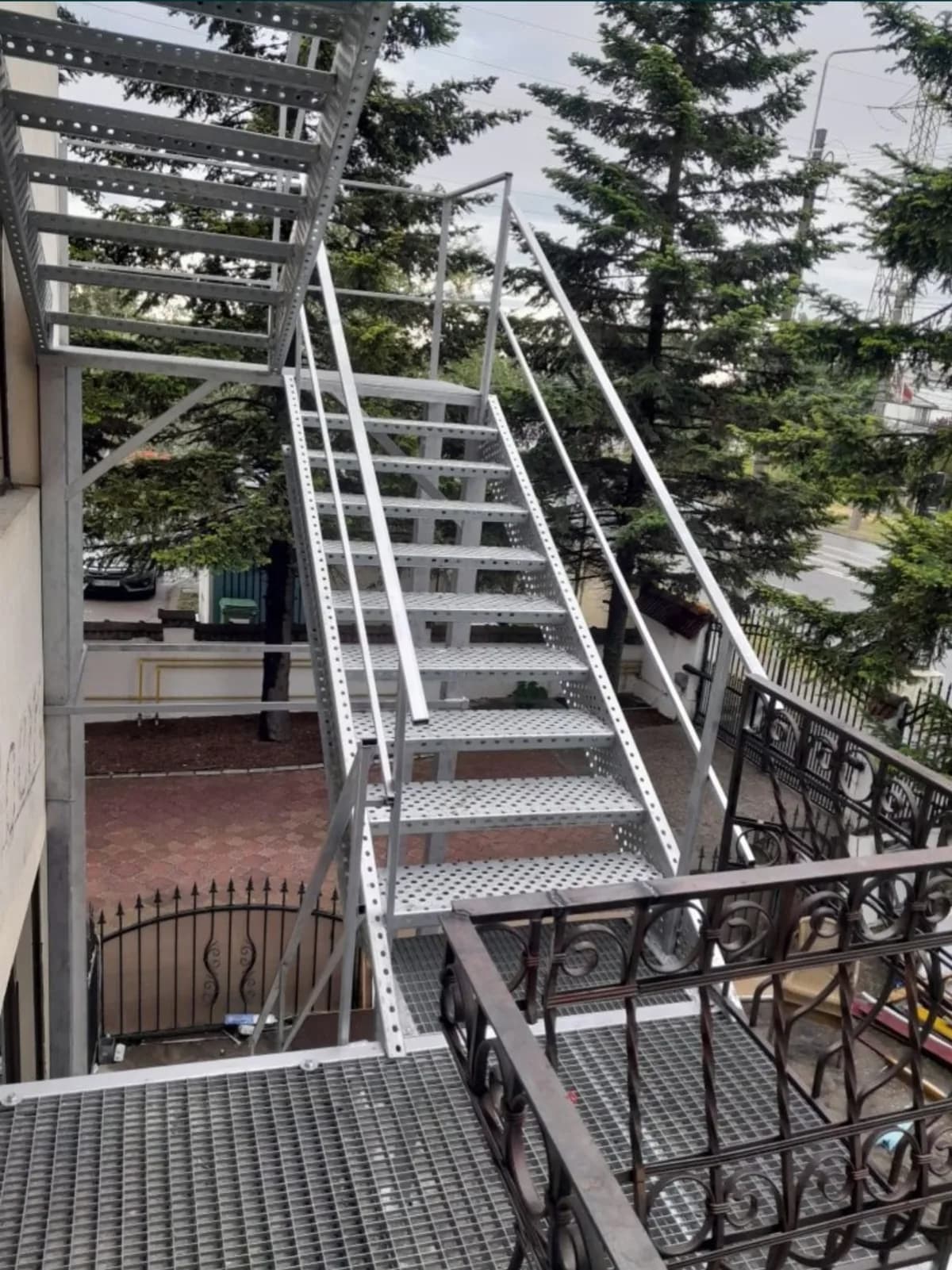 Scară metalică exterioară - proiect 7