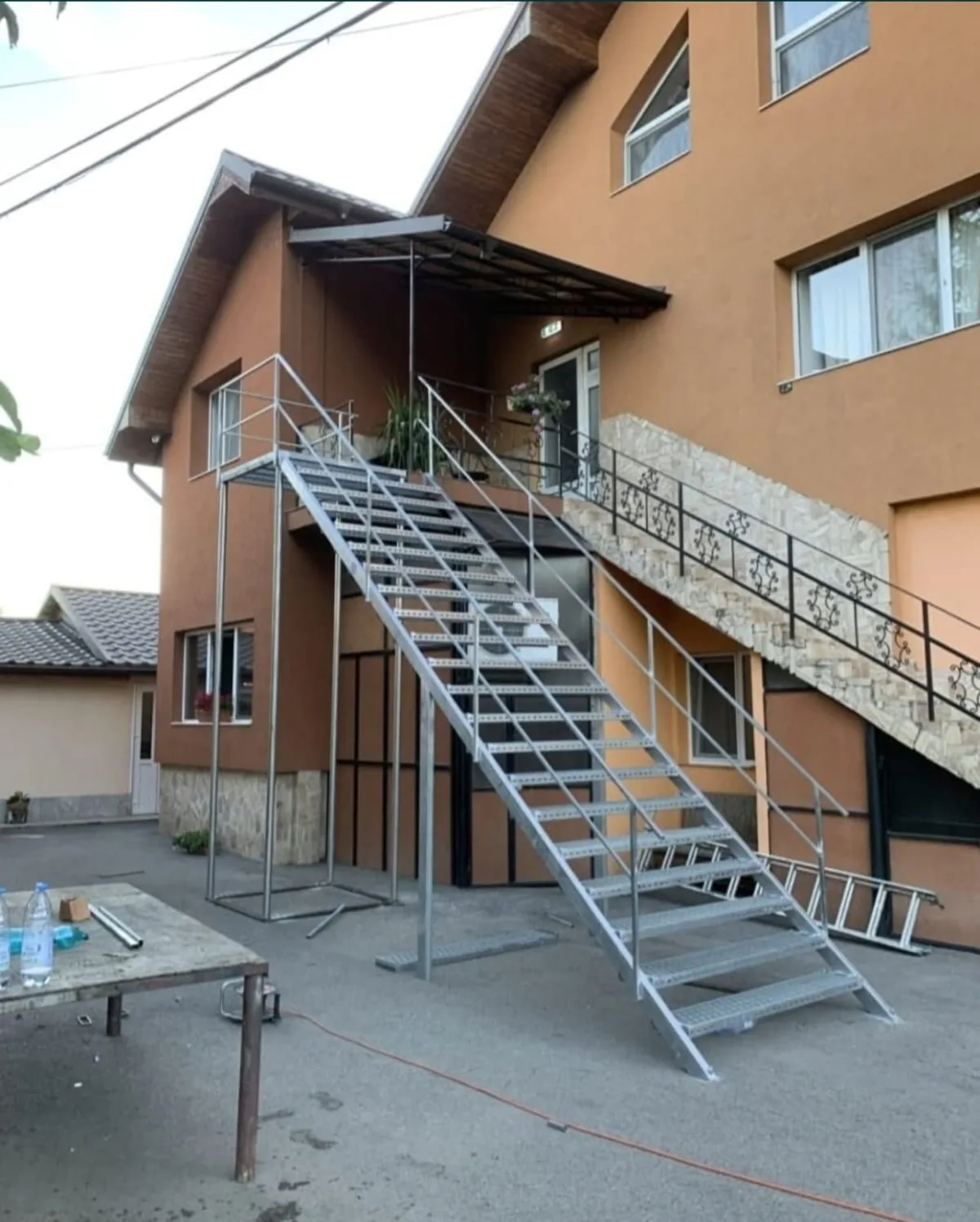 Treaptă perforată antiderapantă - proiect 17