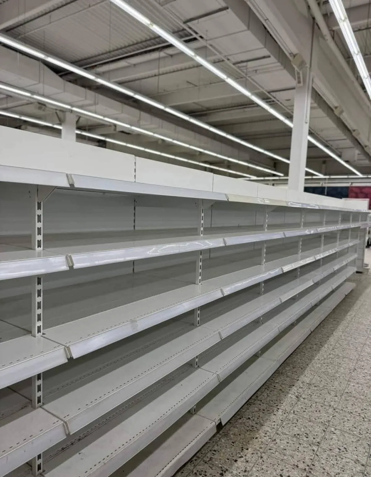 Rafturi Magazin Expunere 07