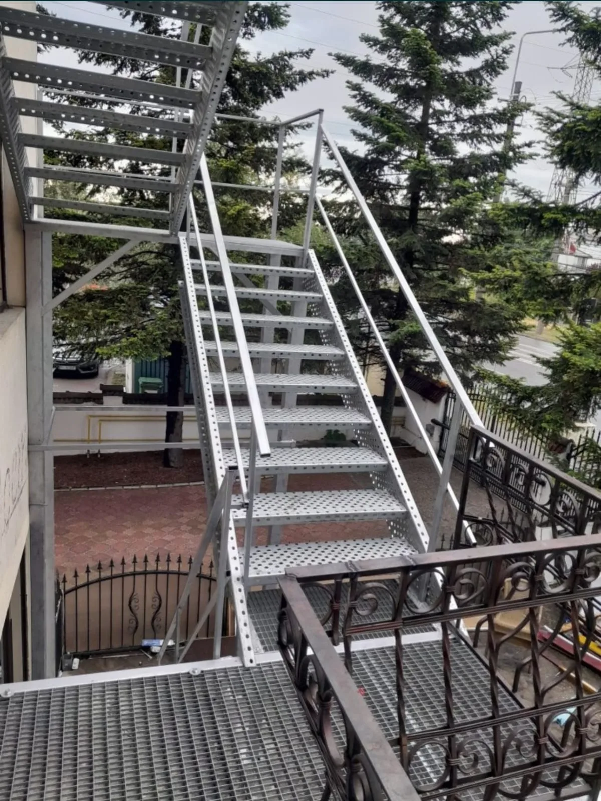 Scară metalică exterioară - proiect 7