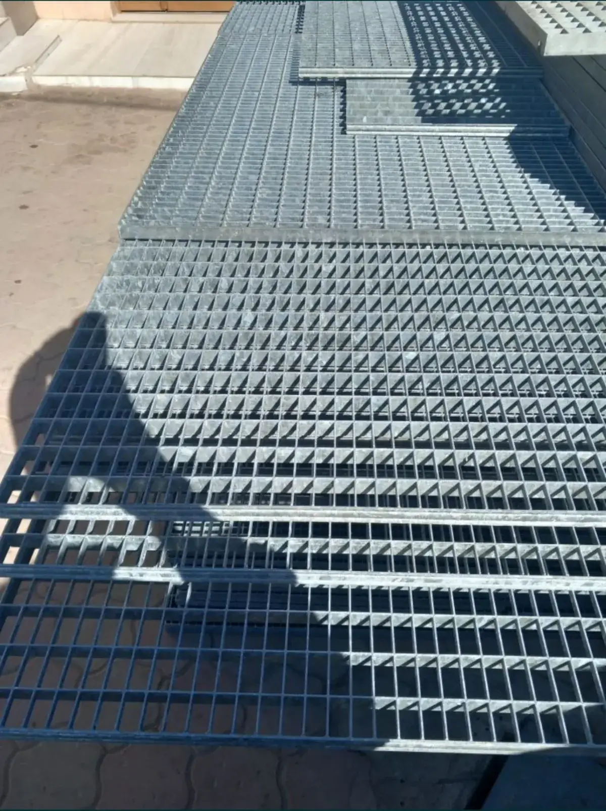 Treaptă perforată antiderapantă - proiect 7